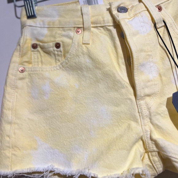 Levi’s 501 High Rise Tye Dye Yellow Denim Shorts (23) - Picture 6 of 7